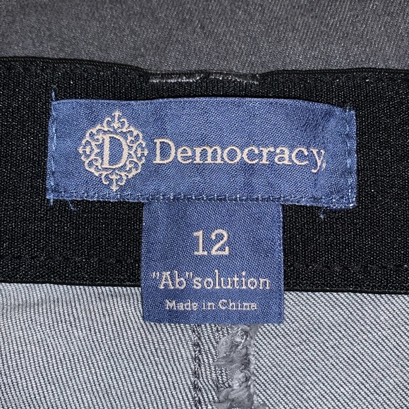 Democracy Jeans - Picture 3 of 7